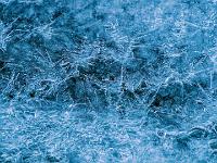 Detail aus Eisschicht mit Strukturen